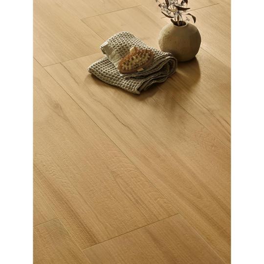 serenissima i roveri natur tolgy padlolap jarolap keramia burkolat padlolap chevron parketta csempe fahatasu feheritett vintage 30x120 hajopadlo rusztikus mediterran klasszikus haloszoba konyha nappali tolgyfa jarolap padloburkolat.jpg